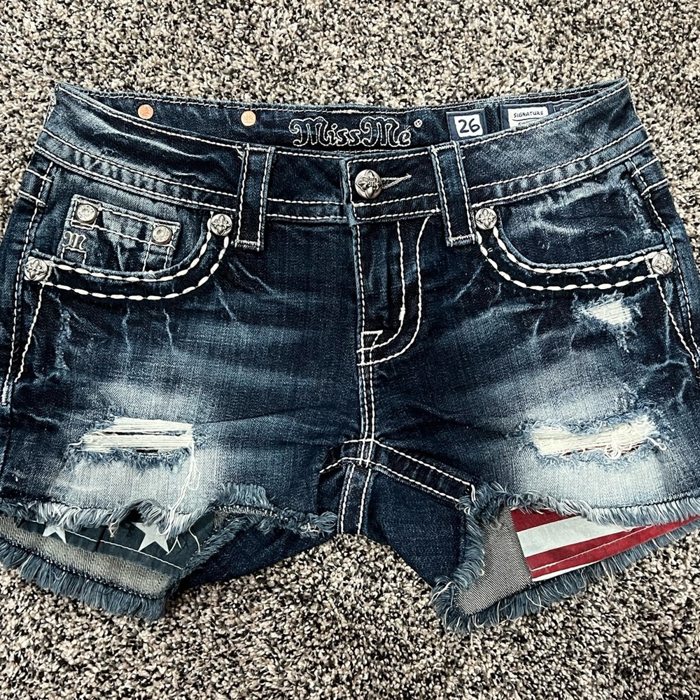 Miss me short